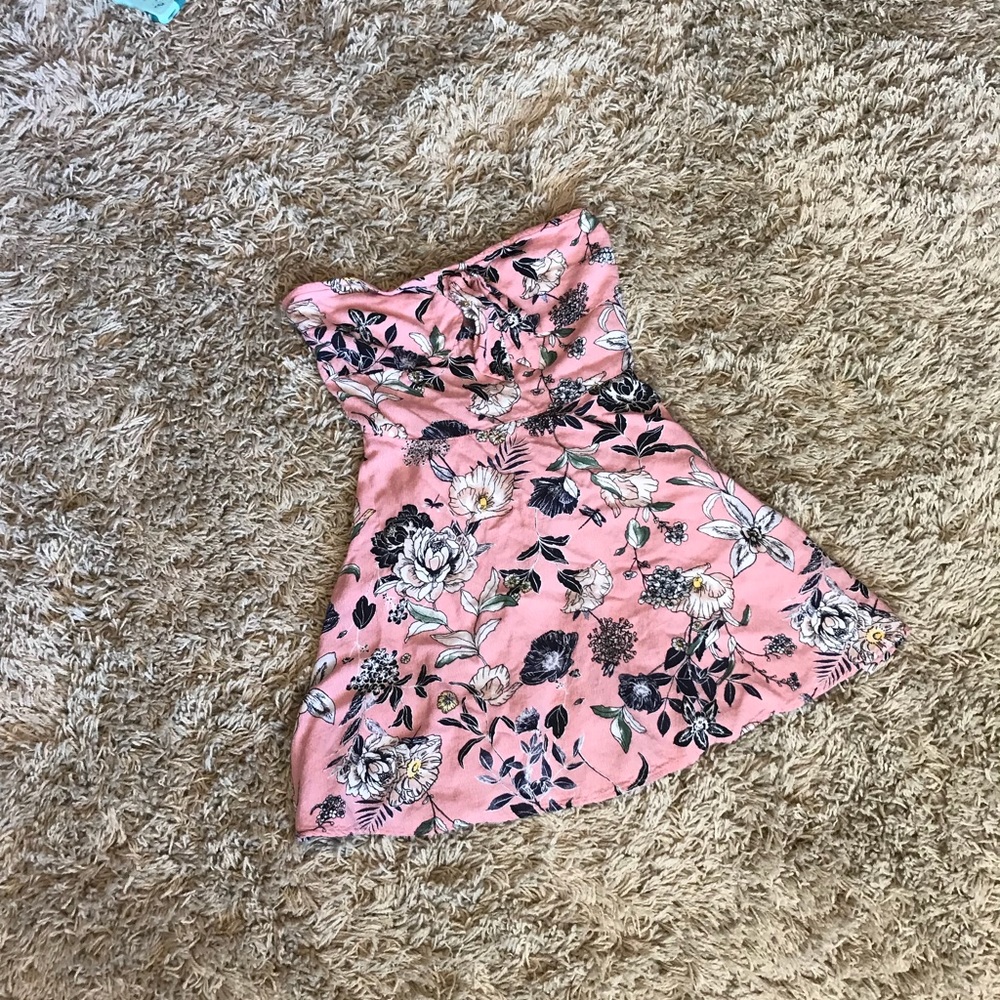 Cute strapless keyhole floral dress NWOT